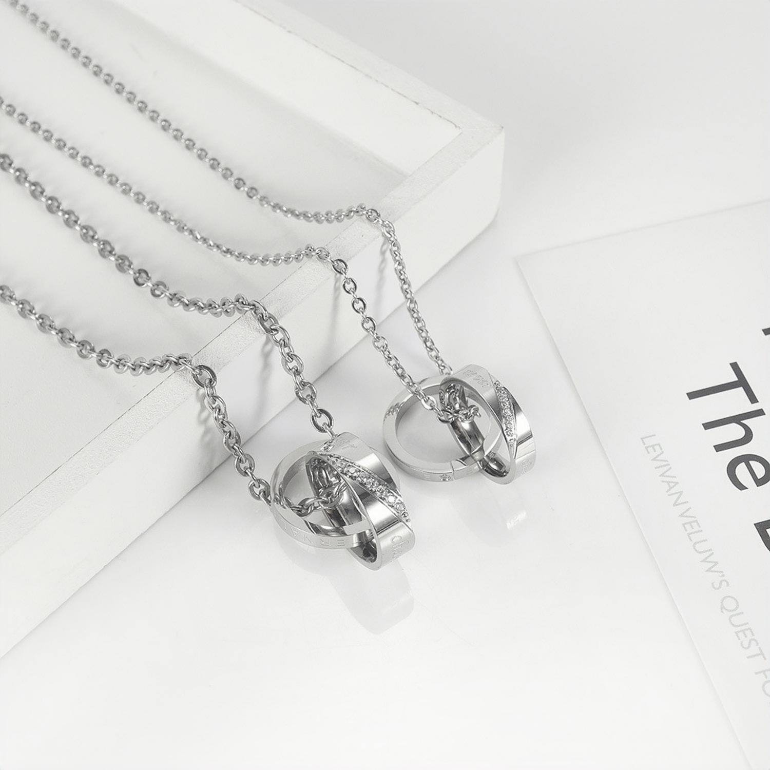 Unique Forever Love Interlocking Ring Necklaces For Couples In Titanium